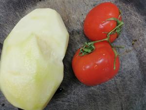 土豆番茄瘦肉汤的做法 步骤1