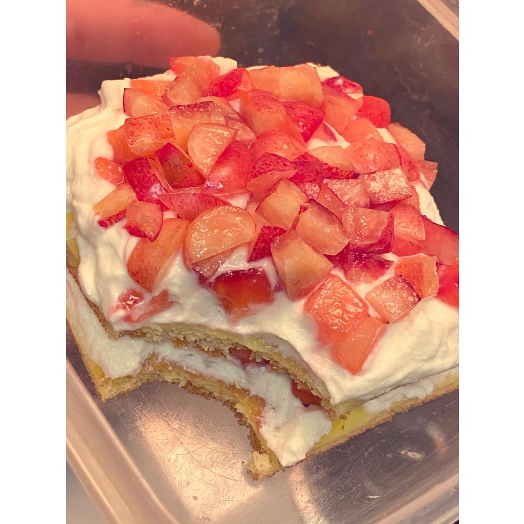 草莓奶油蛋糕盒子