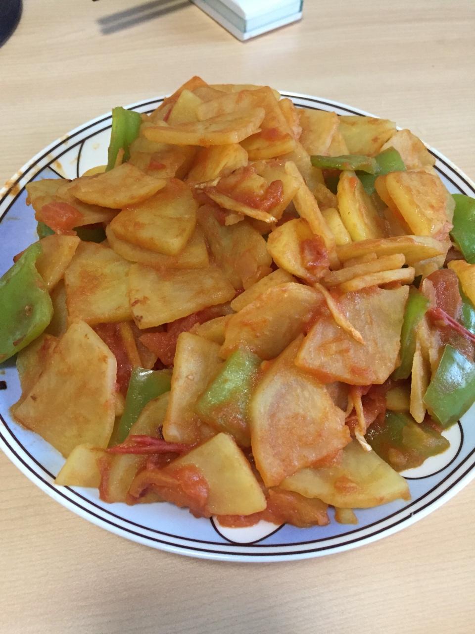 青椒番茄土豆片