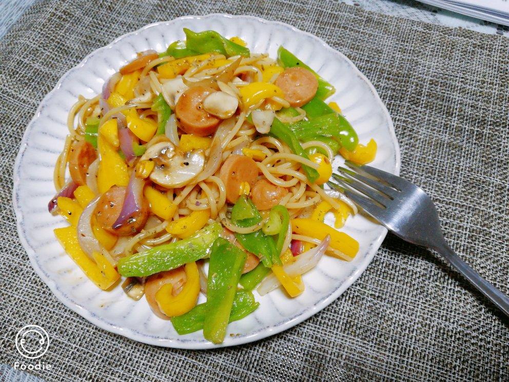 彩椒蘑菇意面