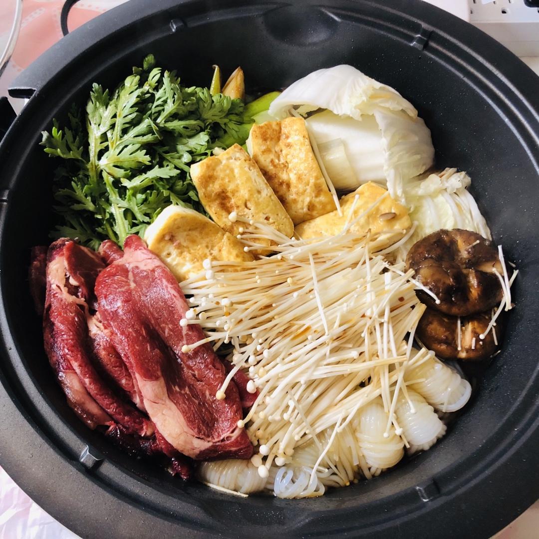 寿喜烧（日式牛肉火锅）