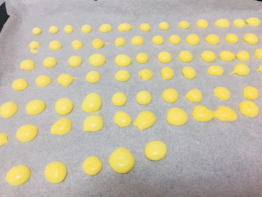 入口即化的无添加蛋黄溶豆