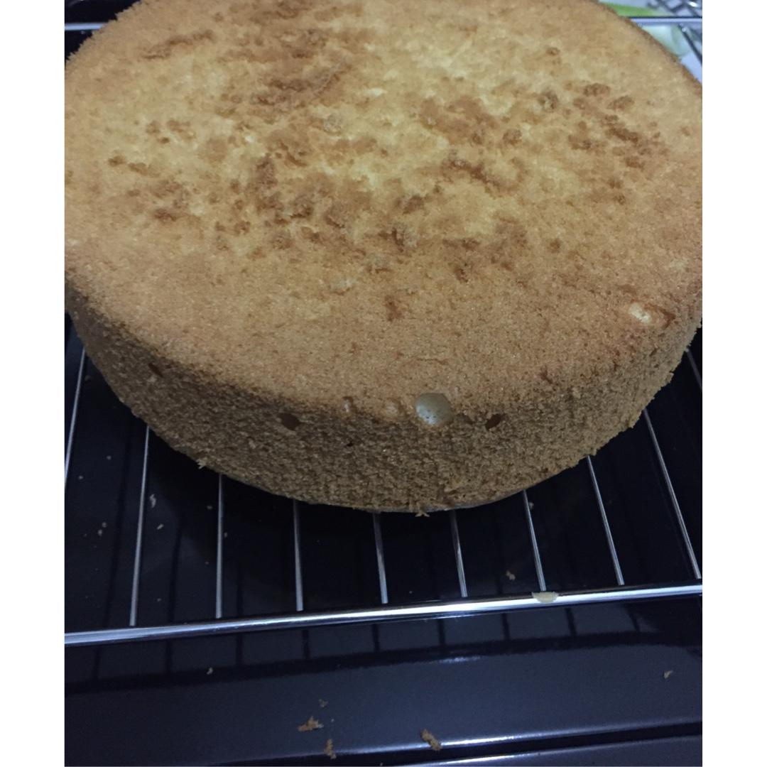 烤箱做蛋糕（戚风蛋糕的做法）