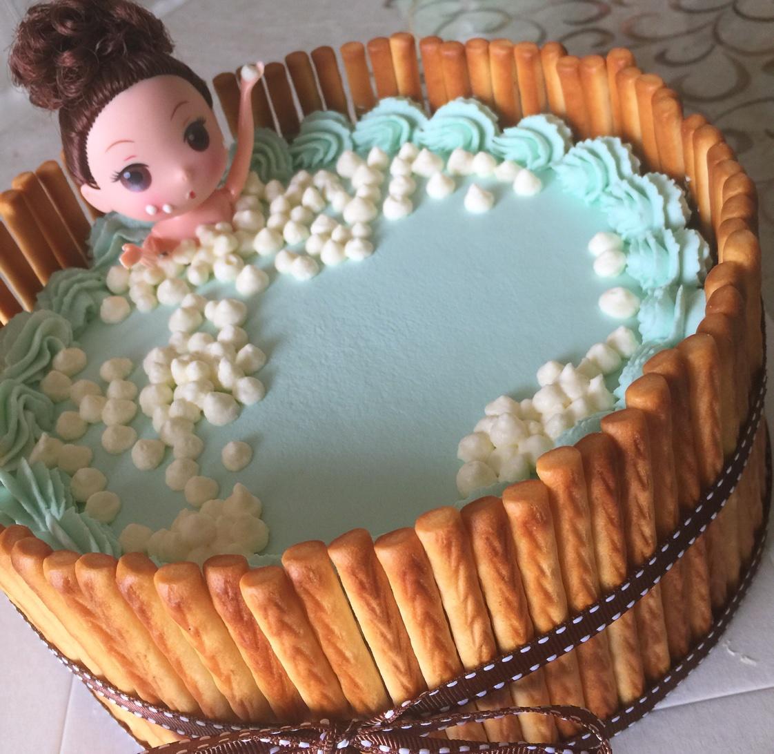 泡澡娃娃生日蛋糕（8寸）的做法