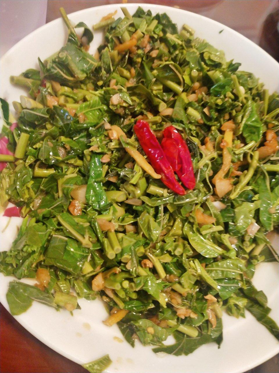 香椿两吃（油泼香椿+香椿鸡蛋饼）