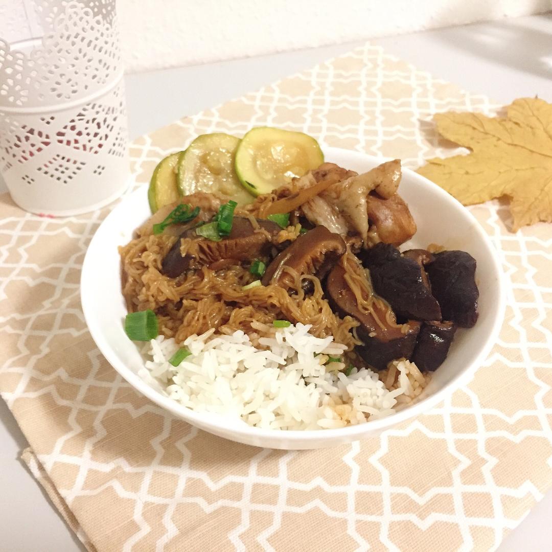 香菇粉丝鸡煲