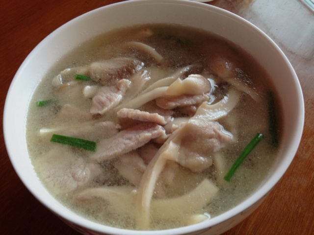 平菇肉片汤