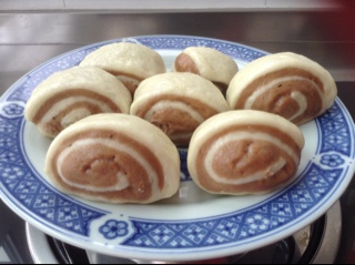 可可双色馒头