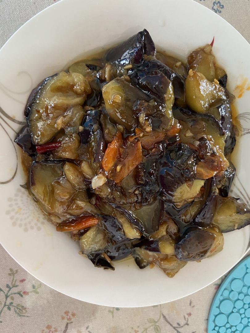 红烧茄子（佐西红柿尖椒）