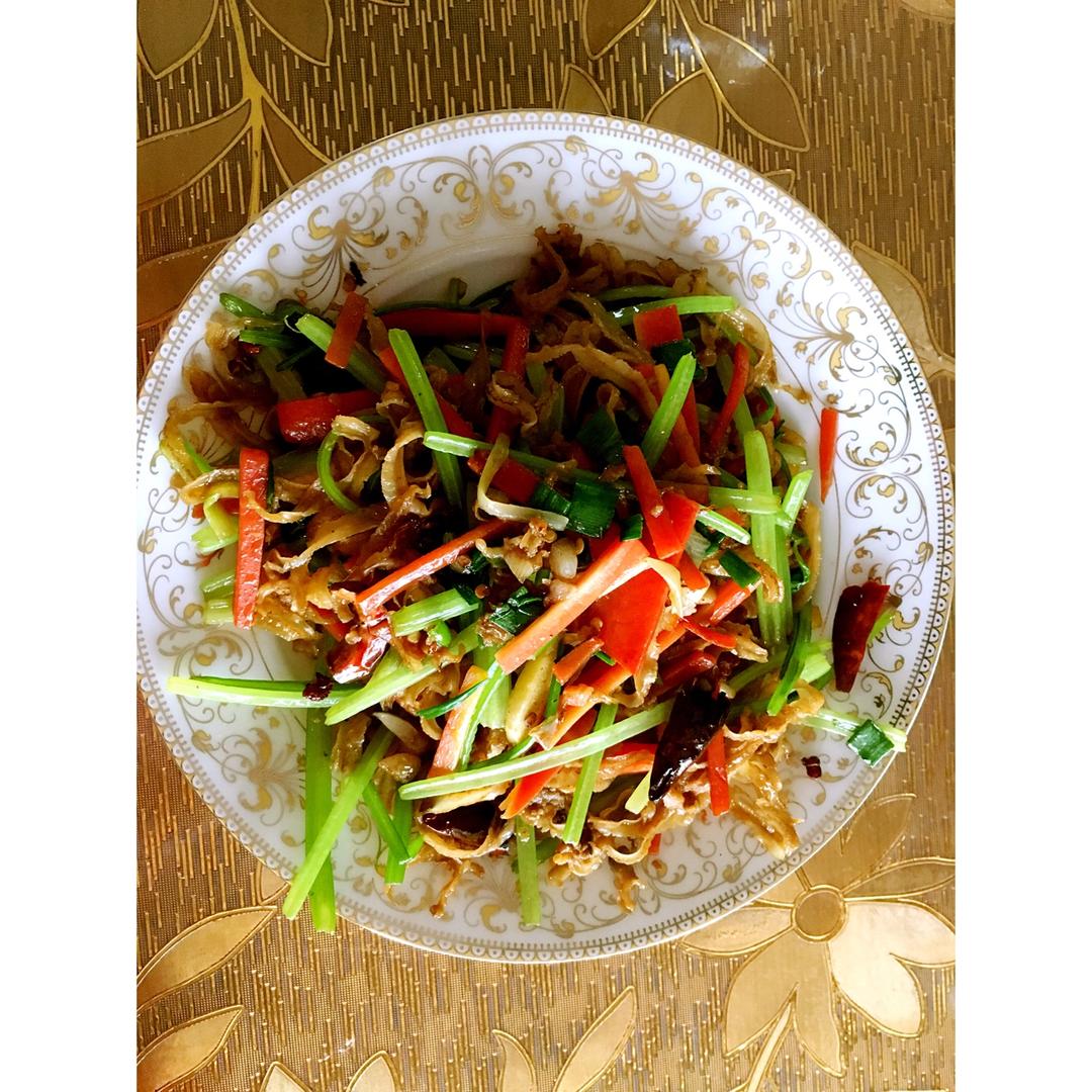 爆炒扇贝裙边（干贝边）