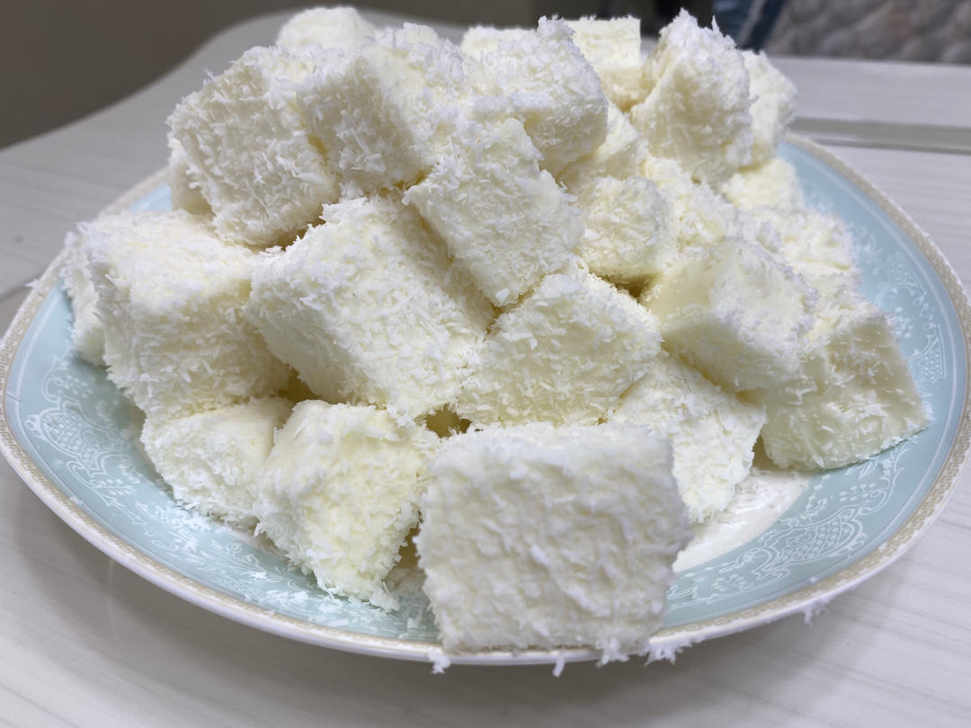 完胜85度C牛奶椰丝小方