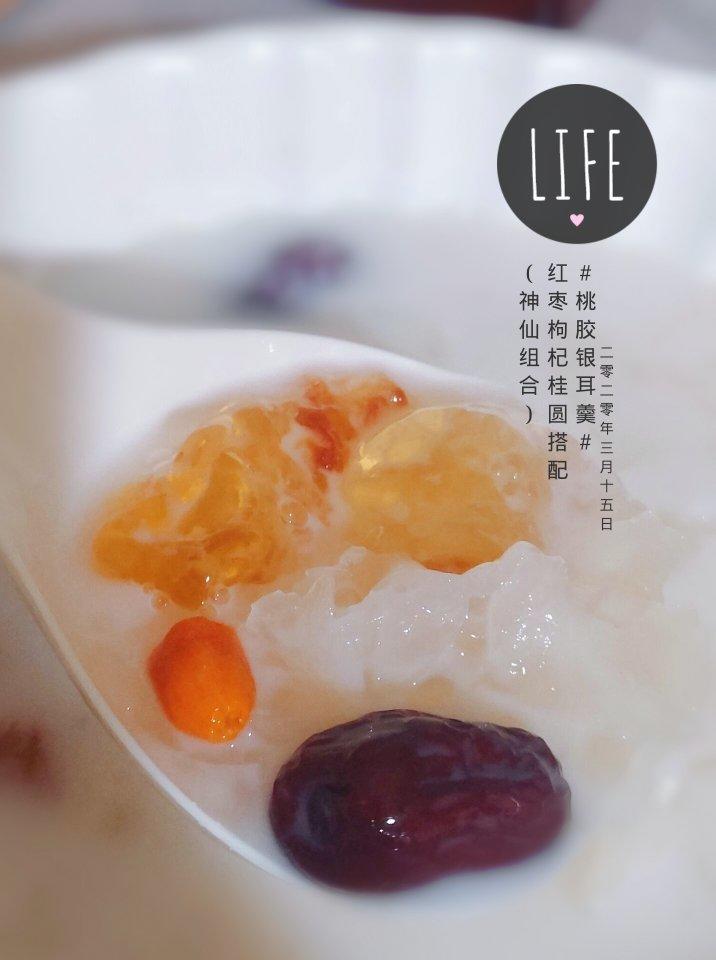 桃胶牛奶银耳羹