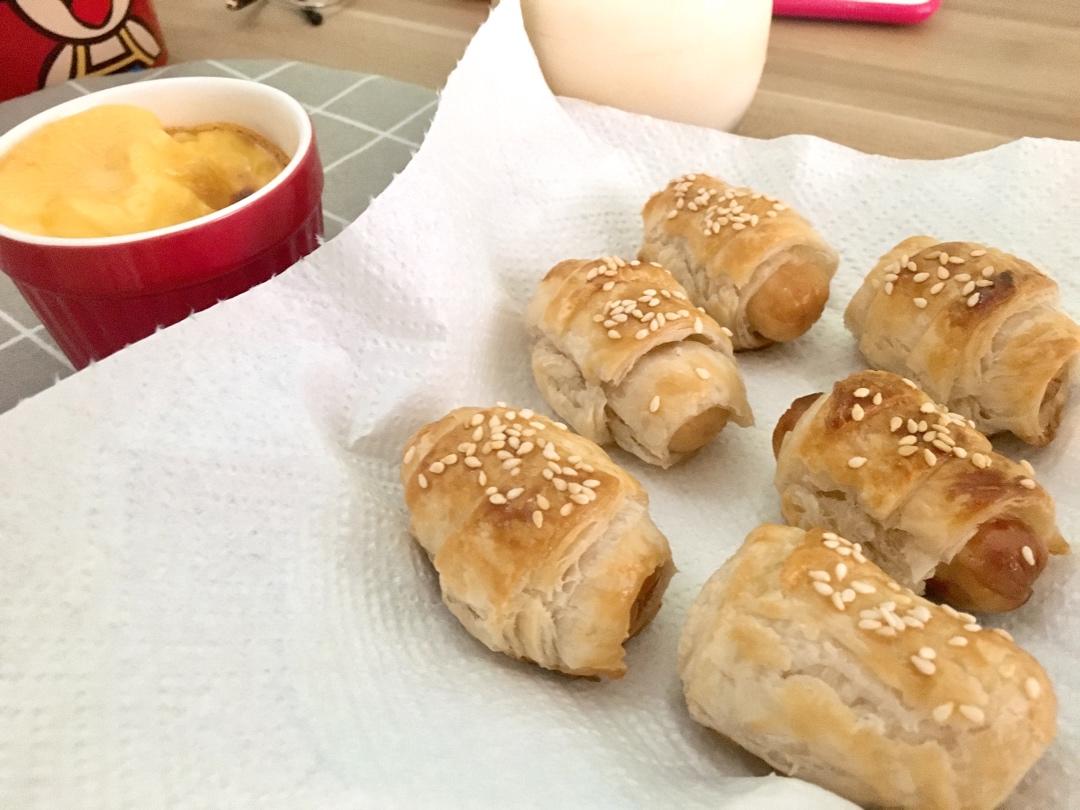 香肠酥皮卷：手抓饼皮还能这样吃，不用和面快速搞定早餐