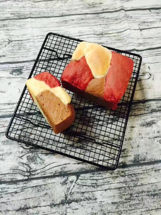 “七”彩祥云吐司