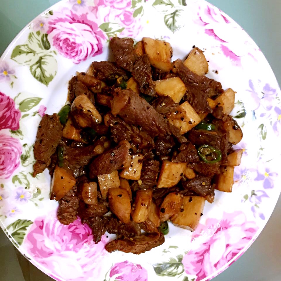 杏鲍菇黑胡椒牛肉粒~老丁的私房菜