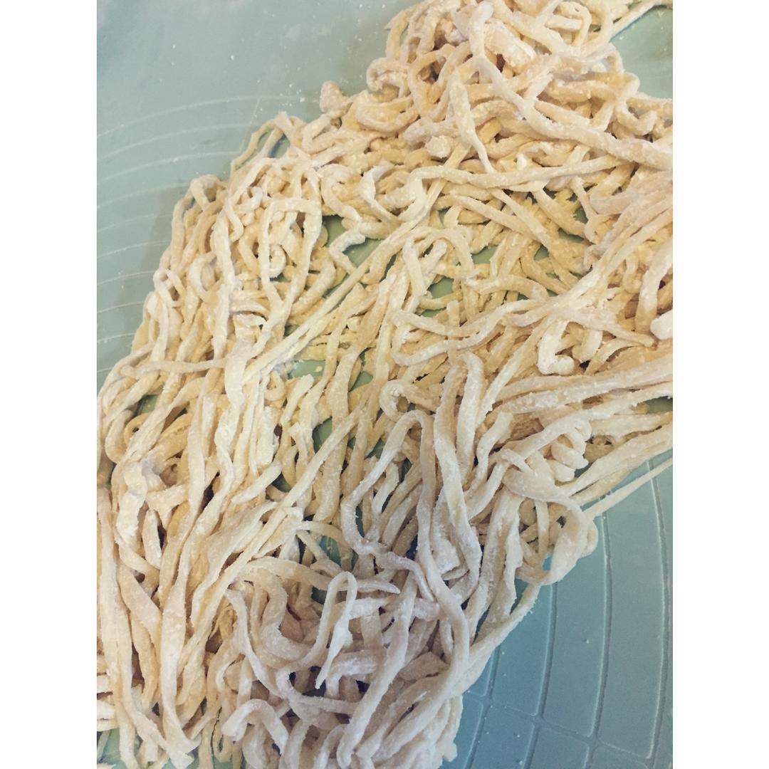 鸡蛋手擀面