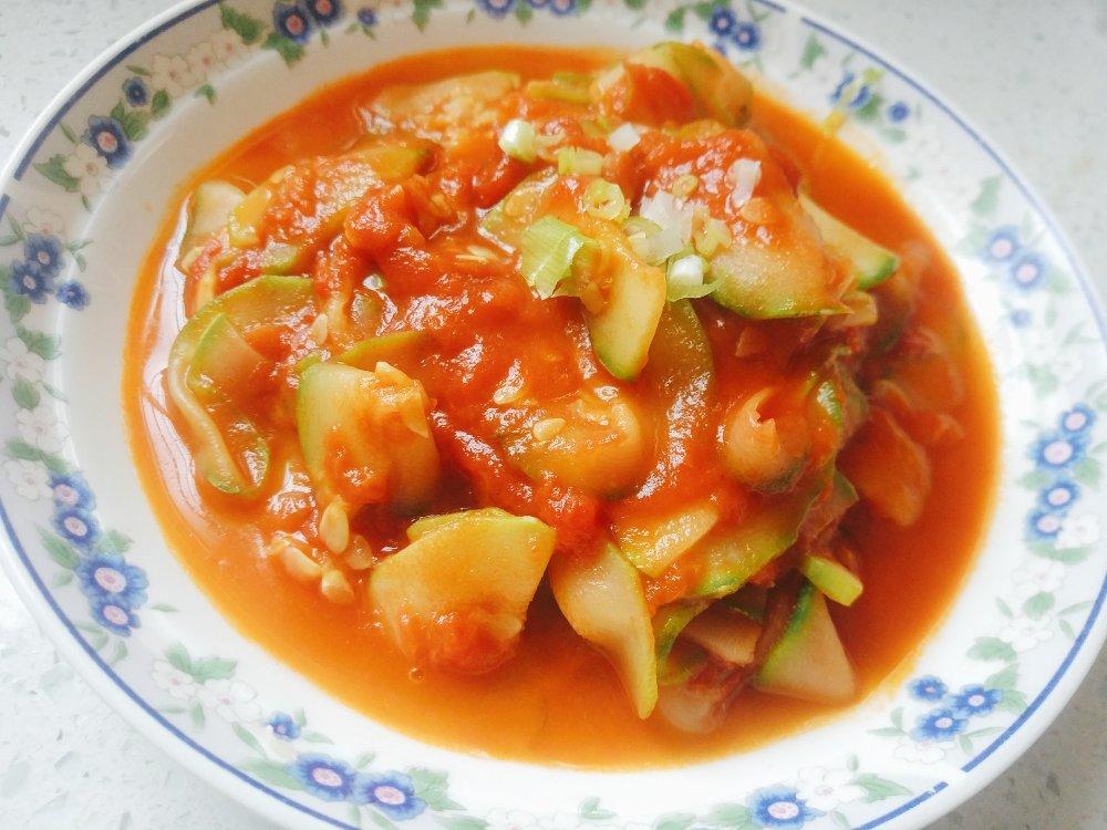 番茄炒西葫芦（已更新）( Stir-fried Tomato and Zucchini )