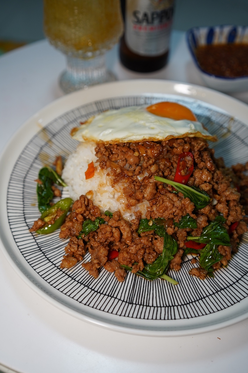泰式罗勒猪肉末盖饭-phat ka phao mu sub的做法