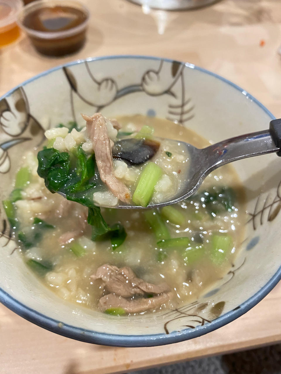 妈妈👩教我做的皮蛋瘦肉粥🥣简单快捷美味😋