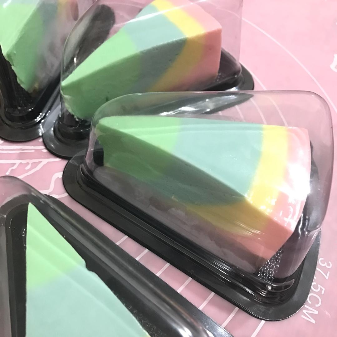 彩虹慕斯蛋糕