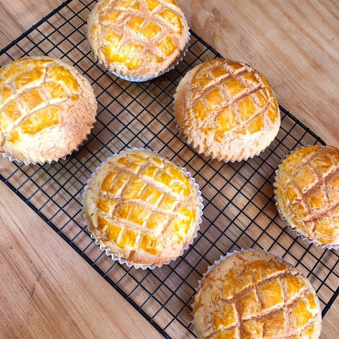 好吃到炸裂的港式菠萝包（附带制作酥皮的小视频）