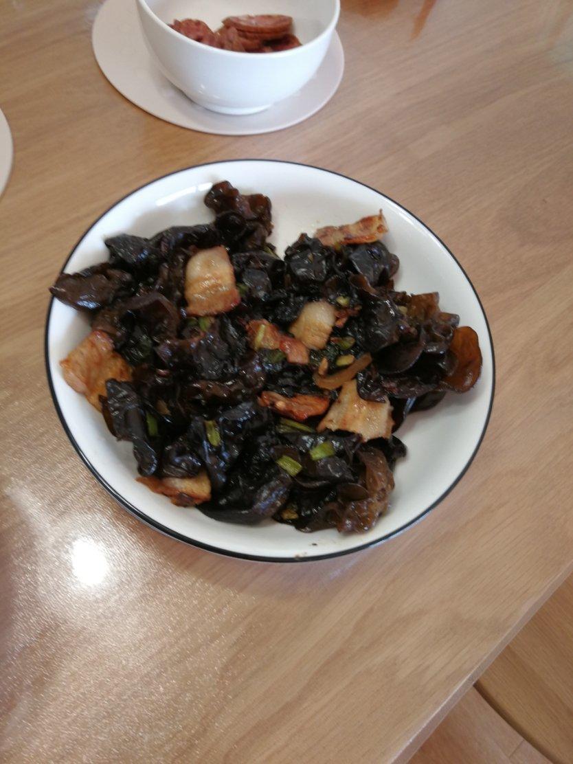 木耳炒肉