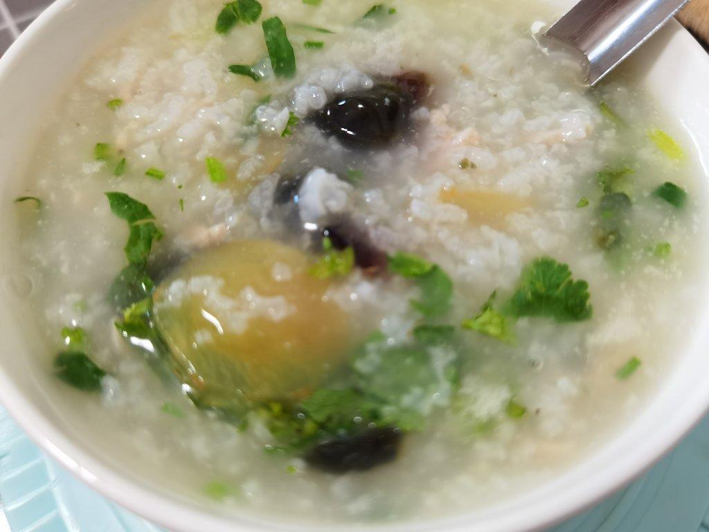 十五分钟快手之香滑皮蛋瘦肉粥(附五分钟电饭煲电压力锅更快捷方法)