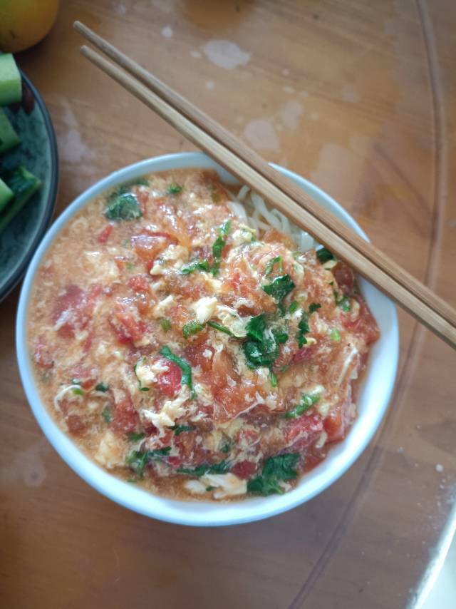 恨不得抱着锅舔的番茄鸡蛋面