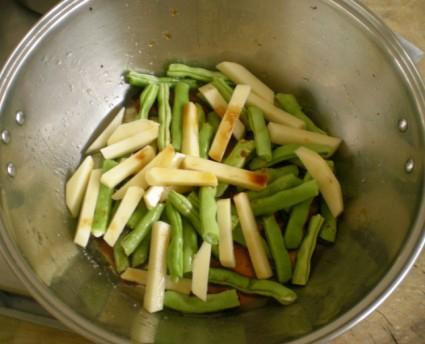 林志鹏自动烹饪锅烹制四季豆烧土豆-捷赛私房菜的做法 步骤3