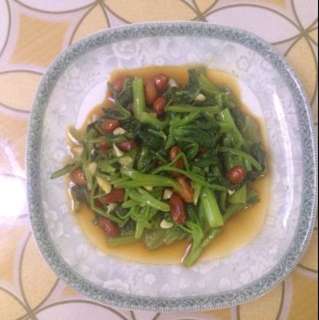 凉拌花生米菠菜