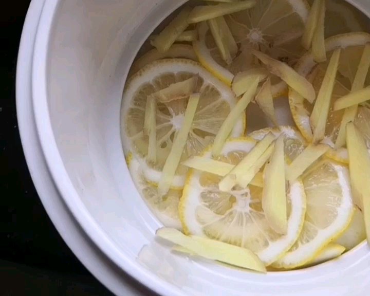 冰糖陈皮炖柠檬的做法 步骤6