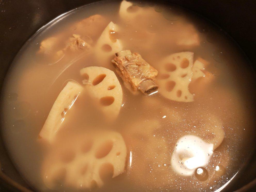 莲藕排骨汤