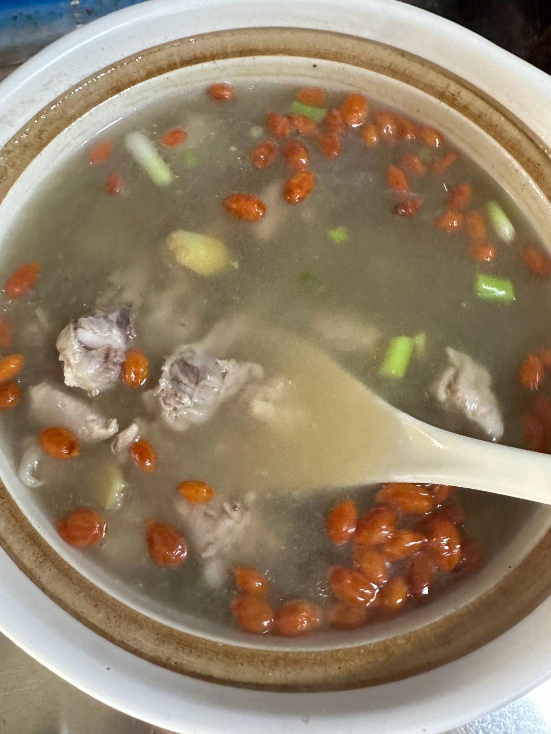 一个鸡腿🍗就可以做一碗香浓可口的鸡汤