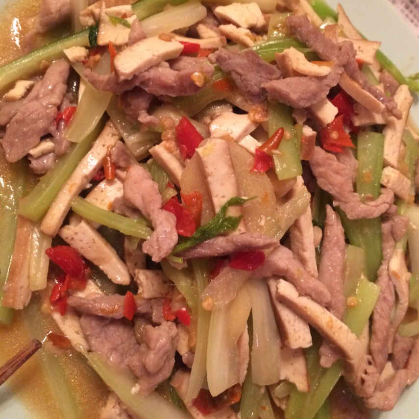 素菜：芹菜炒豆腐干