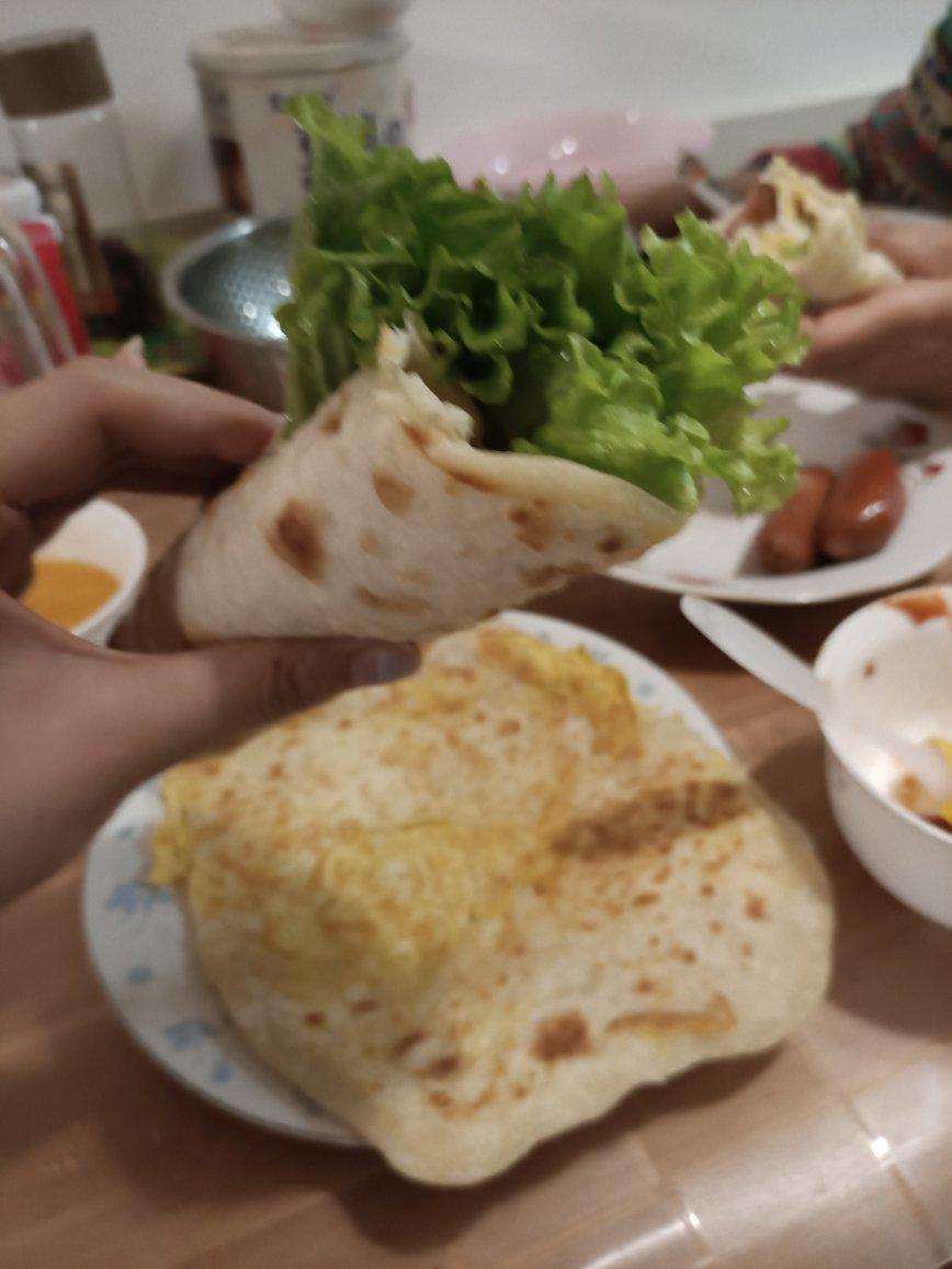 早餐摊的鸡蛋灌饼很好吃？不，我自己做的鸡蛋灌饼更好吃！