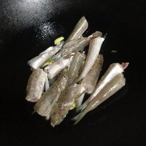 乃哥鱼炆白萝卜的做法 步骤4