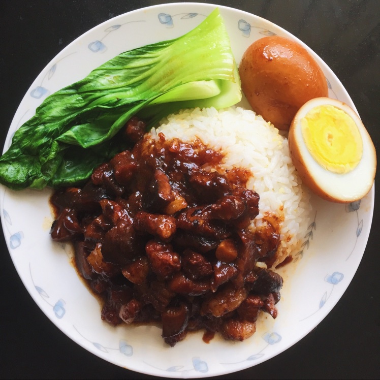 洋葱酥卤肉饭