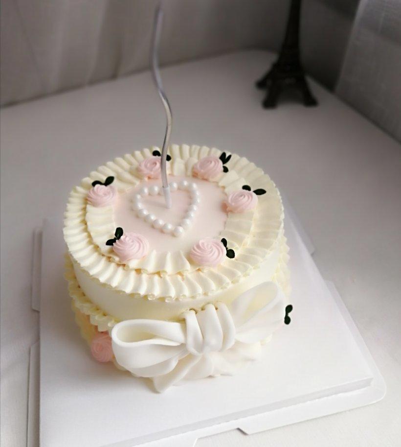 8寸原味酸奶慕斯蛋糕