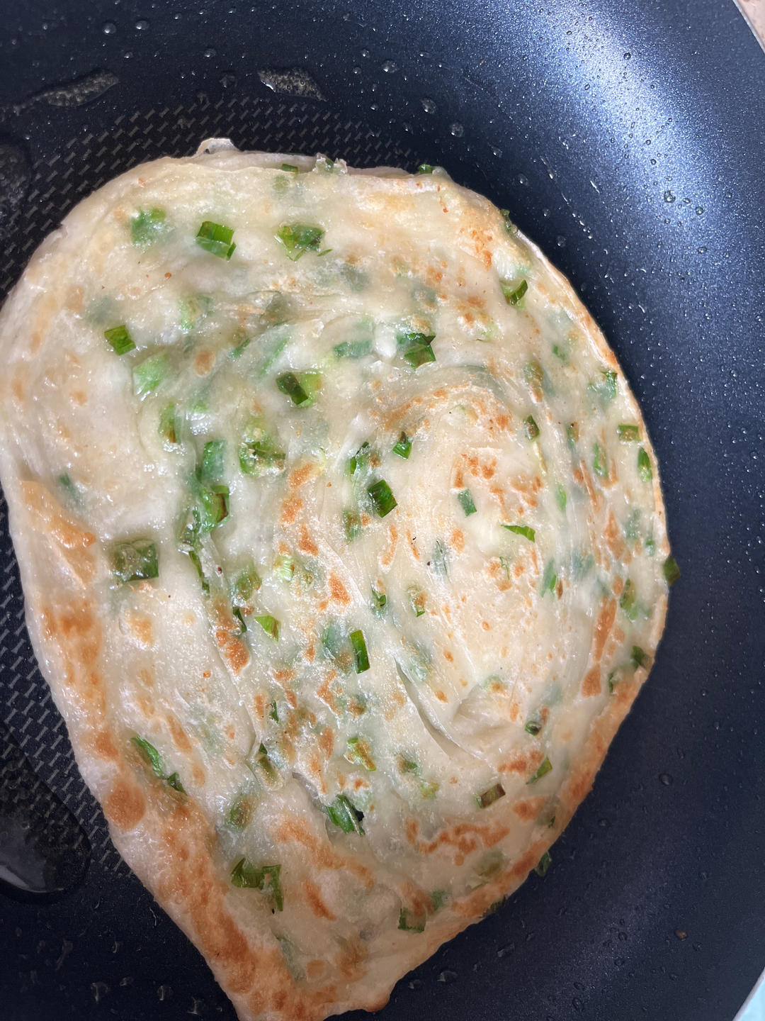 家常鸡蛋葱油饼 凉了也不硬 外酥里软 媲美早餐店 附细节视频详解