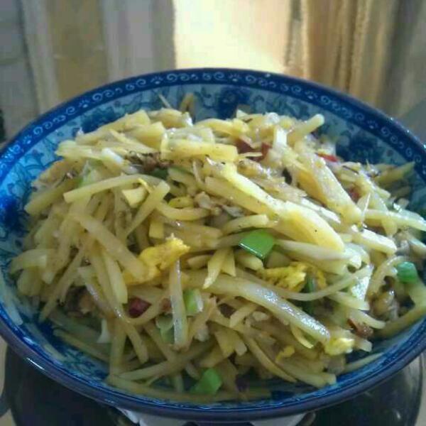 鸡蛋炒土豆丝