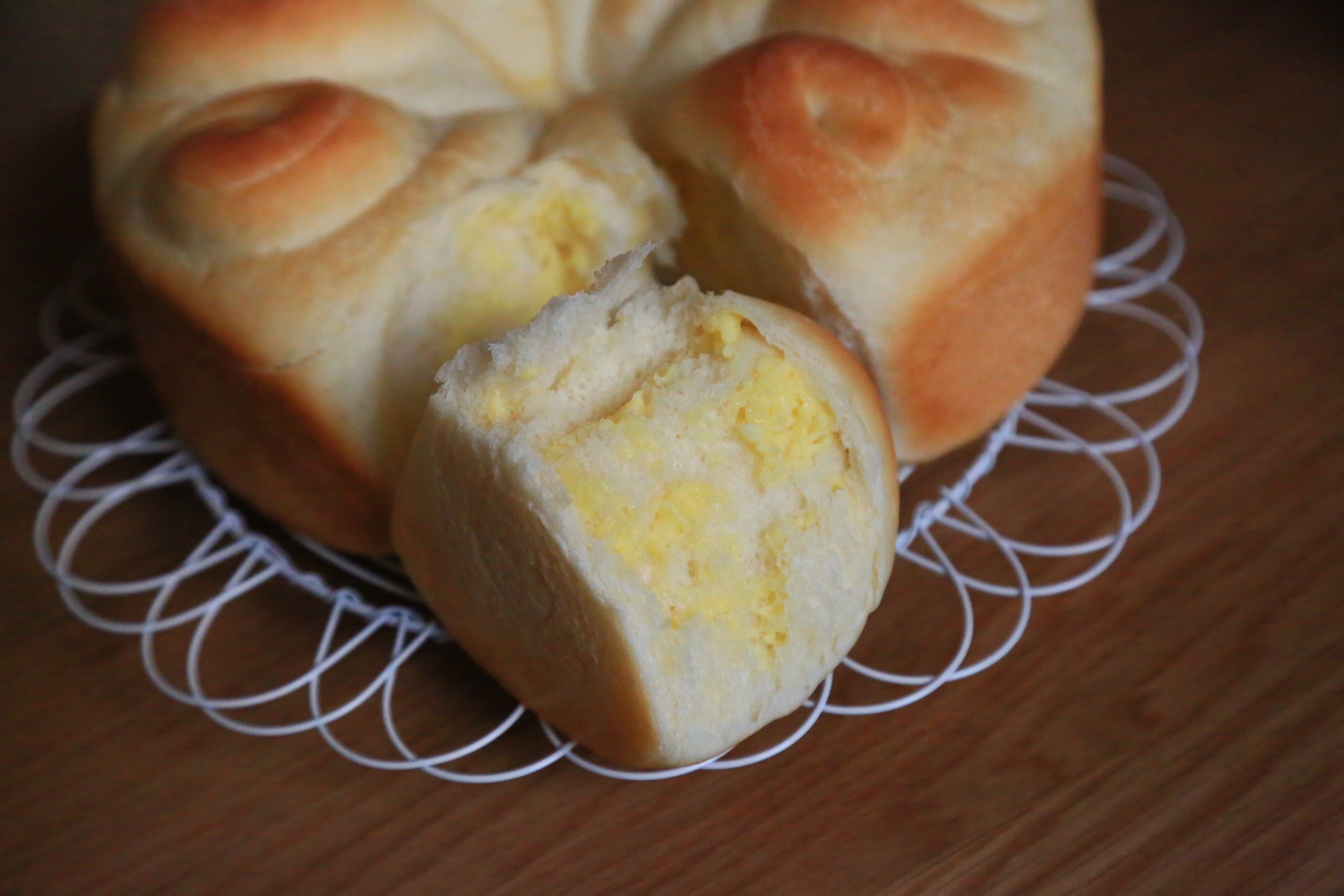 中筋面粉也可以做面包-中种椰蓉/红豆花环中筋粉面包的做法 步骤24