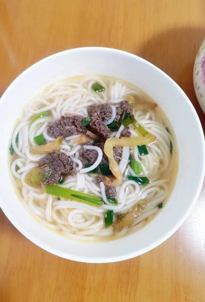超快手的榨菜肉沫粉丝汤