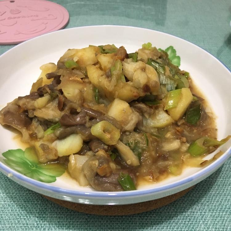 土豆烩茄子（过油做法，地道东北菜）