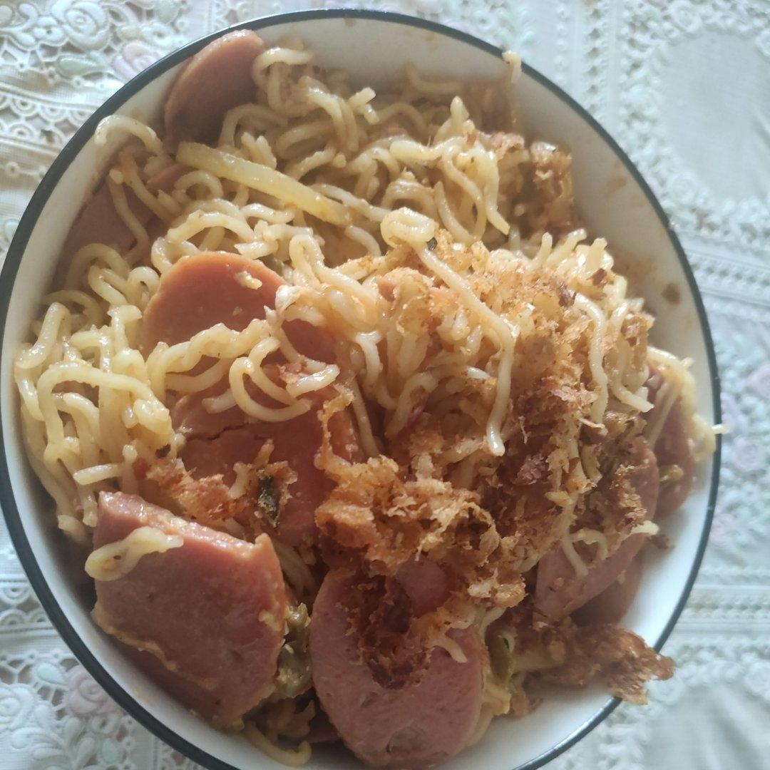 路边摊风味炒方便面