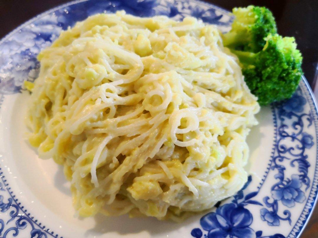 小清新牛油果火腿意面