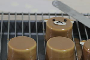 焦糖洋梨草莓慕斯( Rilakkuma petit gateau)的做法 步骤10