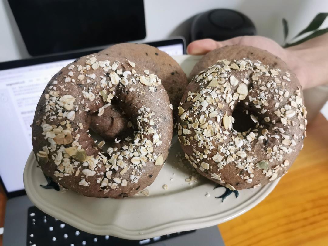 黑芝麻全麦贝果