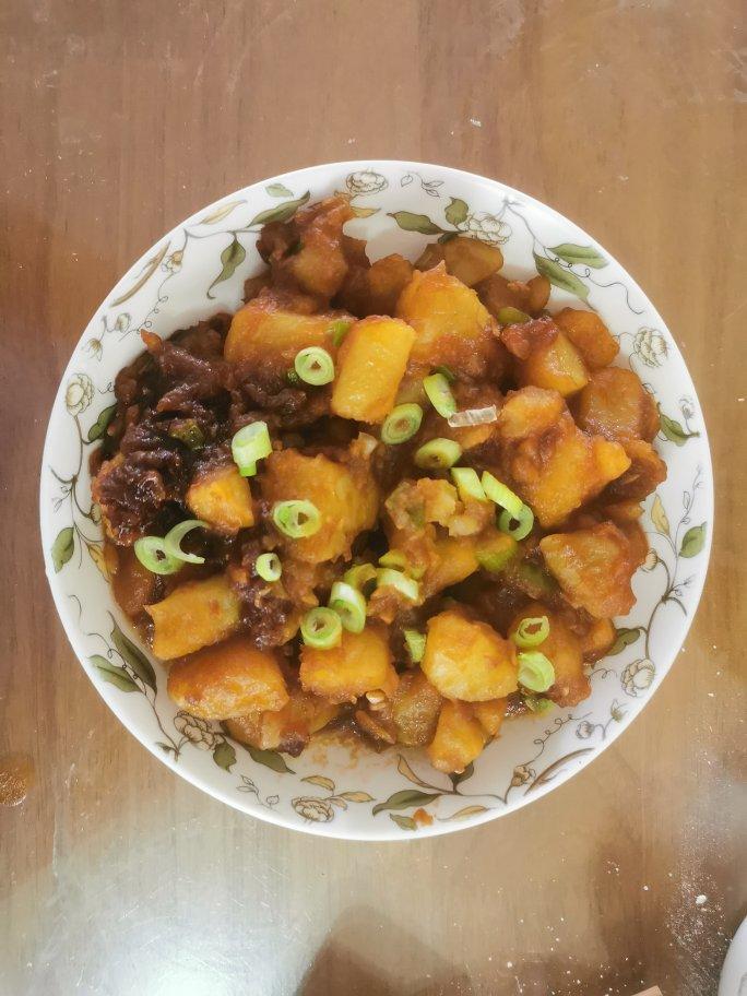 🔥巨下饭，软糯入味！比肉还好吃的红烧土豆