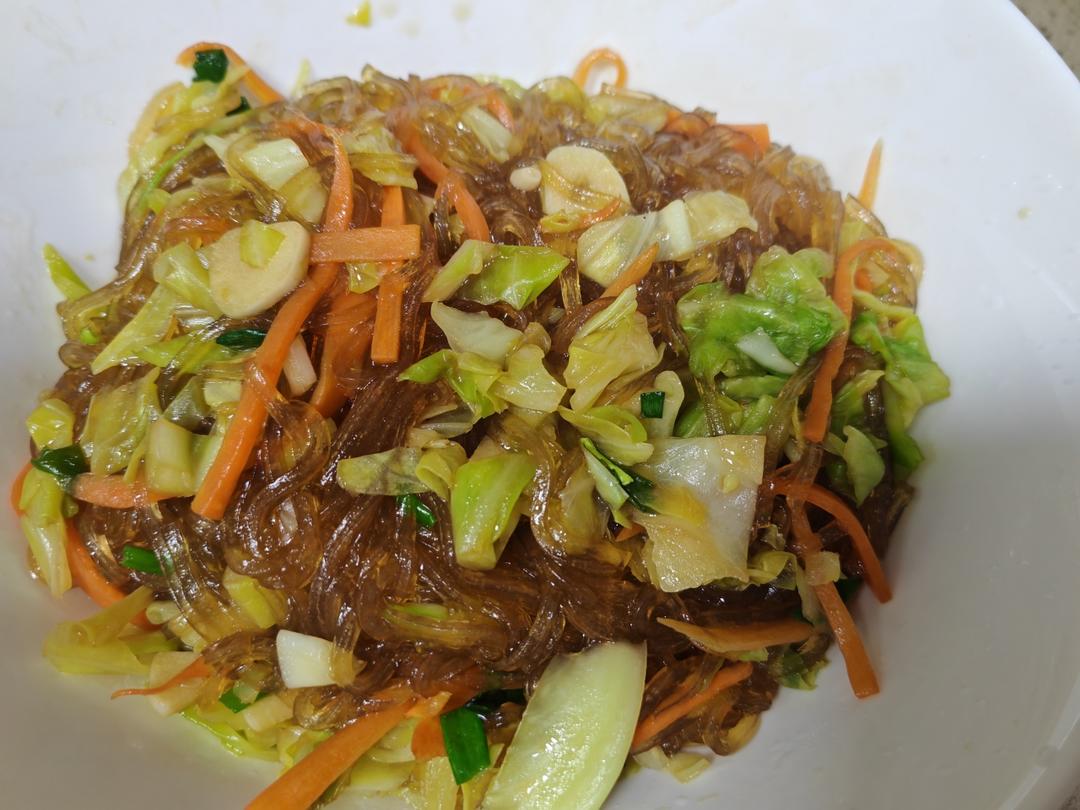 最近爱吃粉丝粉条～包菜炒粉丝