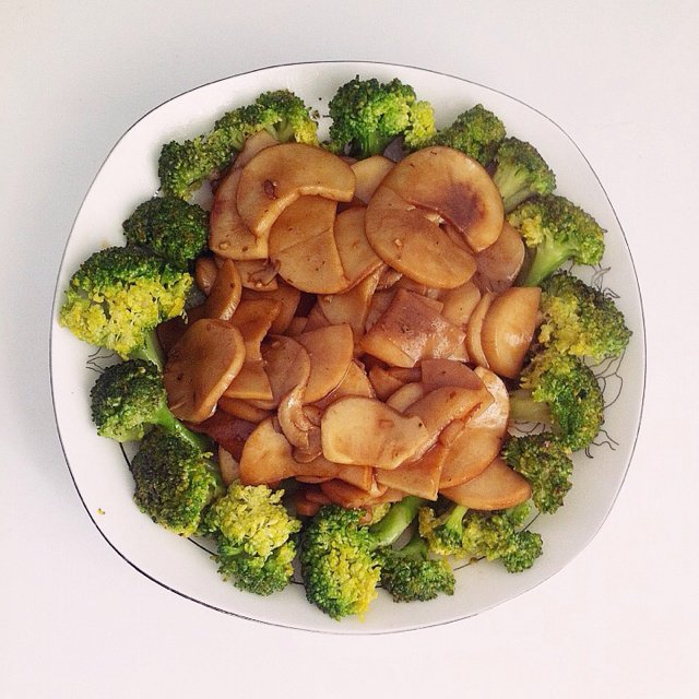 杏鲍菇扣西兰花